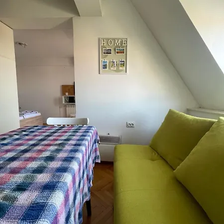 아파트 Wolf's Flat *